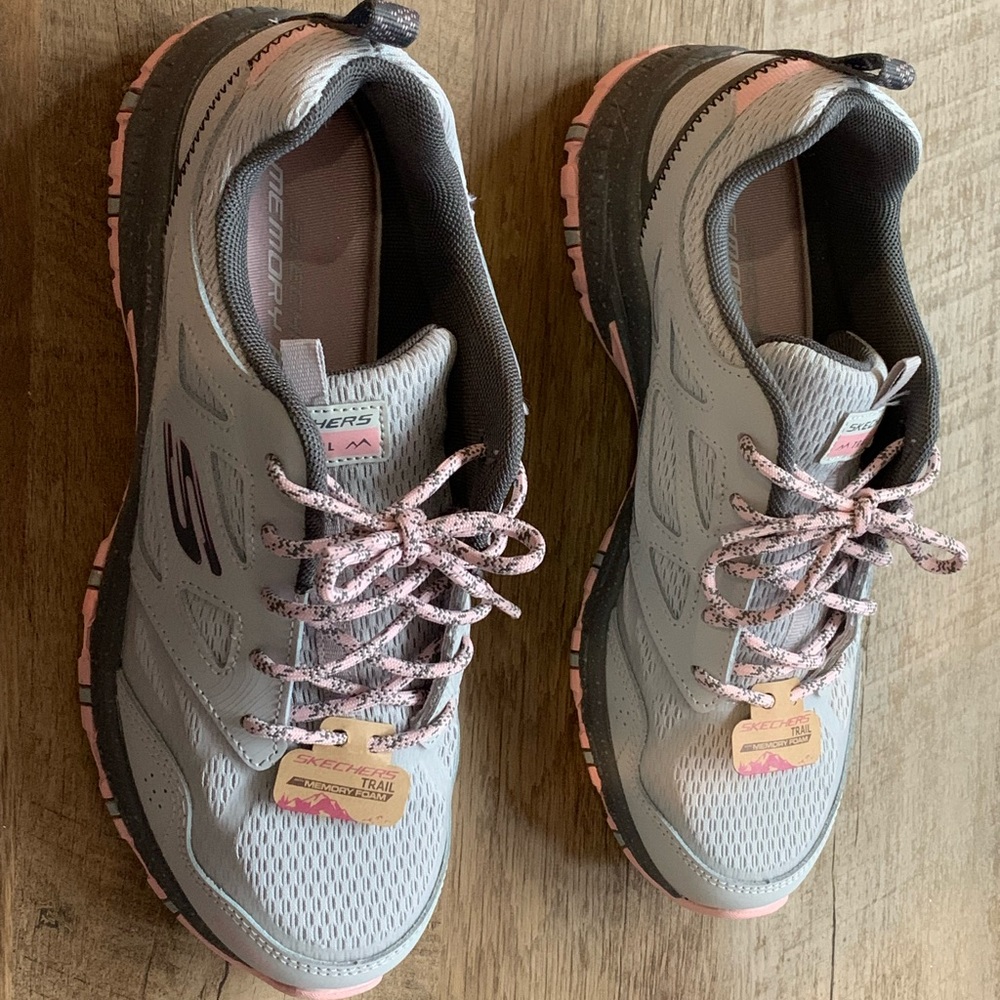 Sketchers Trail, women, size 9. - Picture 7 of 8